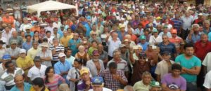 garimpeiros manifestam em serra pelada