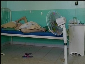 Pacientes precisam levar ventiladores para Hospital de Araguatins (Foto: Reprodução/TV Anhanguera TO)