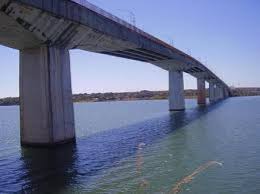 Ponte sobre Rio Tocantins em Porto Nacional