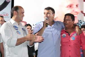 Sandoval, Eduardo e Auri, presidente da Ambip: Governo levou dignidade aos municípios