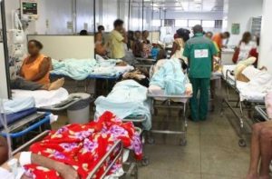 Ortopedia: há aproximadamente 60 pacientes internados, sendo que 10 aguardam cirurgia por falta de material