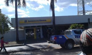 Os bandidos queriam assaltar a agência do Banco do Brasil