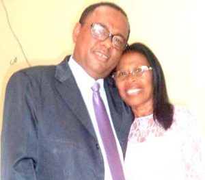 Presbítero Osmar,ao lado de sua esposa, missionária Lilian