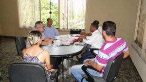 Diretor esclarece ao gestor da importância da implantação do PCCR da saúde