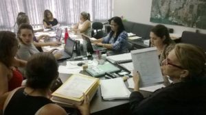 Comissão avaliadora analisa documentação dos candidatos