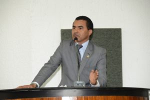 “Palmas não pode ser um balcão de negócios do grupo de Amastha”, diz deputado