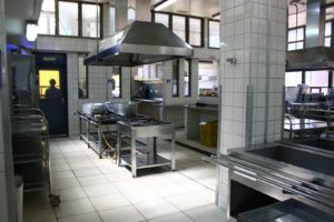 Cozinha do HGP no horário do almoço