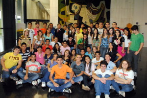 Cesar Halum e alunos