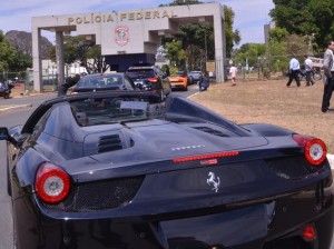 veiculos apreendidos pela PF na operacao
