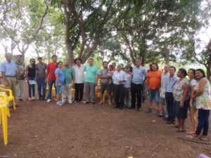 Pastor João Campos reunido com moradores de  Jaú