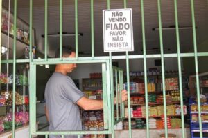 Grades se tornam cada vez mais frequentes nos comércios de Araguaína