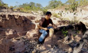 milton visitou o sitio fossilifero de filadelfia e se encantou com o tesouro arqueologico encontrado na regiao 