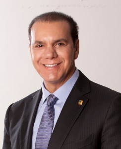 Senador Ataídes Oliveira (PROS)