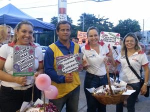 Mulheres sendo prestigiadas pela deputada Josi (PMDB)