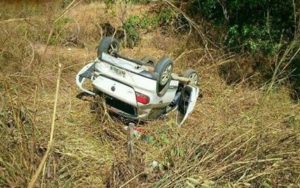 Capotamento em estrada do IFTO de Araguatins