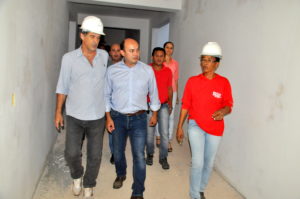 Sandoval (SD) conferiu de perto obras em Araguatins e Augustinópolis