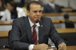 Senador Ataídes Oliveira (PROS)