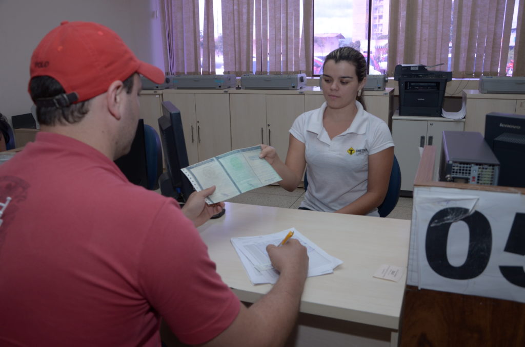 Detran amplia horário de atendimento ao público, confira