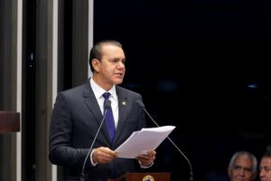 Senador Ataídes Oliveira (PSDB-TO)