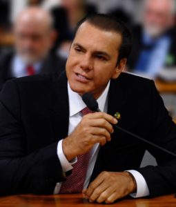 Senador Ataídes Oliveira (PSDB-TO)