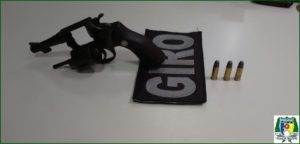 Arma apreendida com dupla de menores infratores em Aragua ína.