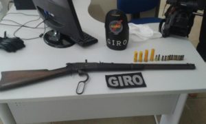 Arma de fogo e munições apreendidas pelo GIRO em Aragua ína.