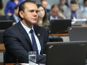 O senador Ataídes Oliveira: "Atraso no julgamento das ADIs contra aumento de impostos prejudica população"