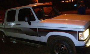Camionete recuperada pela PM em Araguaína.