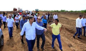 Governador visita obras de pavimentacao da to-428