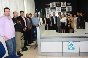 Luana acompanha secretário na entrega da reforma do complexo