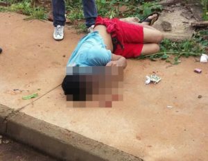 Corpo encontrado em calçada 