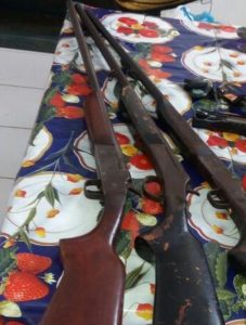 Armas e objetos apreendidos