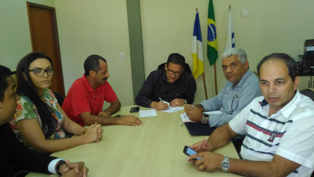 Mudanças no estatuto do servidor público é discutido com governo