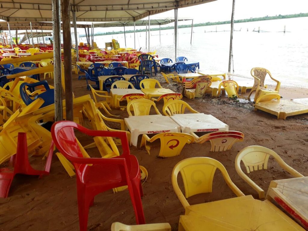 Após reforma de R$ 2,3 milhões praia reinaugurada em Palmas é atingida por enxurrada