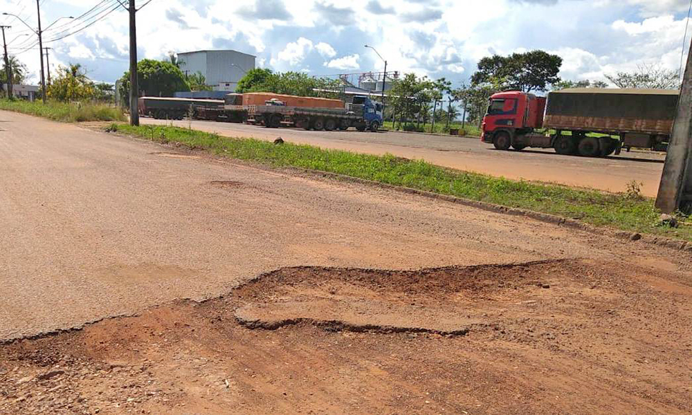 Governo do Tocantins vai reconstruir trecho da TO-422 que dá acesso ao Distrito Agroindustrial de Araguaína