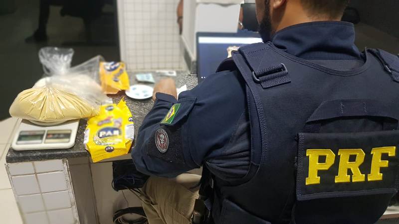 Colombiano é preso no Norte do Tocantins com 2 kg de cocaína e pedras preciosas
