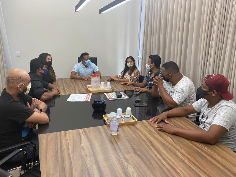 Joseph Madeira se reúne com músicos impedidos de trabalhar pela Prefeitura: “Esta não é a Palmas que queremos”, afirma