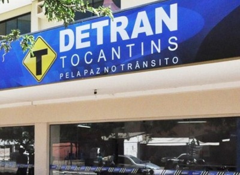 Servidor cobrava 50 reais para agilizar transferência de veículo no Detran