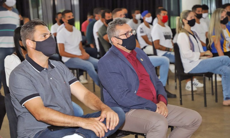 Palmas Futebol e Regatas promove homenagens às vítimas de acidente aéreo; chefe de Gabinete do Governador prestigia evento