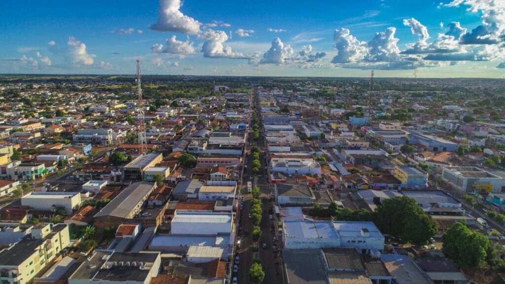 Sob pena de multa, justiça manda prefeitura de Gurupi construir coberturas e rampas de acesso em paradas de ônibus