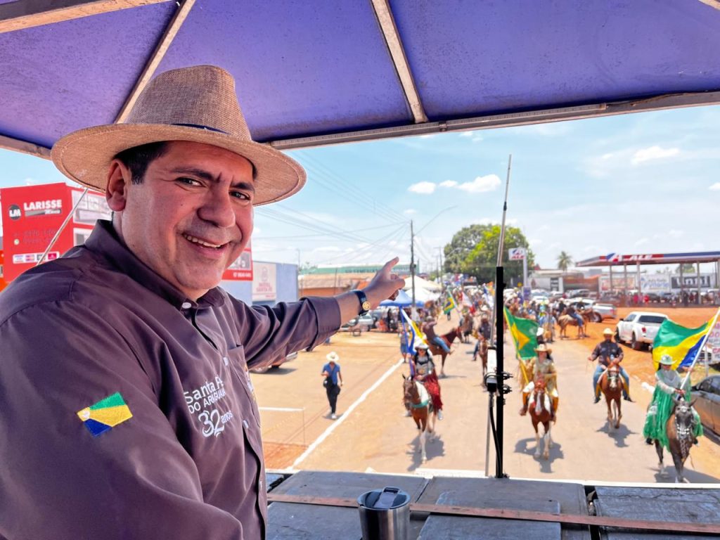 Marcus Marcelo participa da tradicional Cavalgada de Santa Fé e celebra avanços com investimento milionário