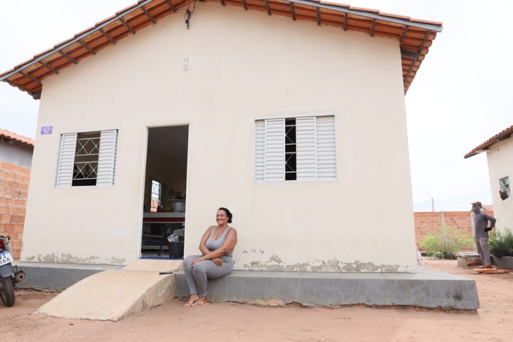 Mais de 160 residências no Jardim Taquari devem ser restauradas com novas telhas até esta sexta-feira, 16