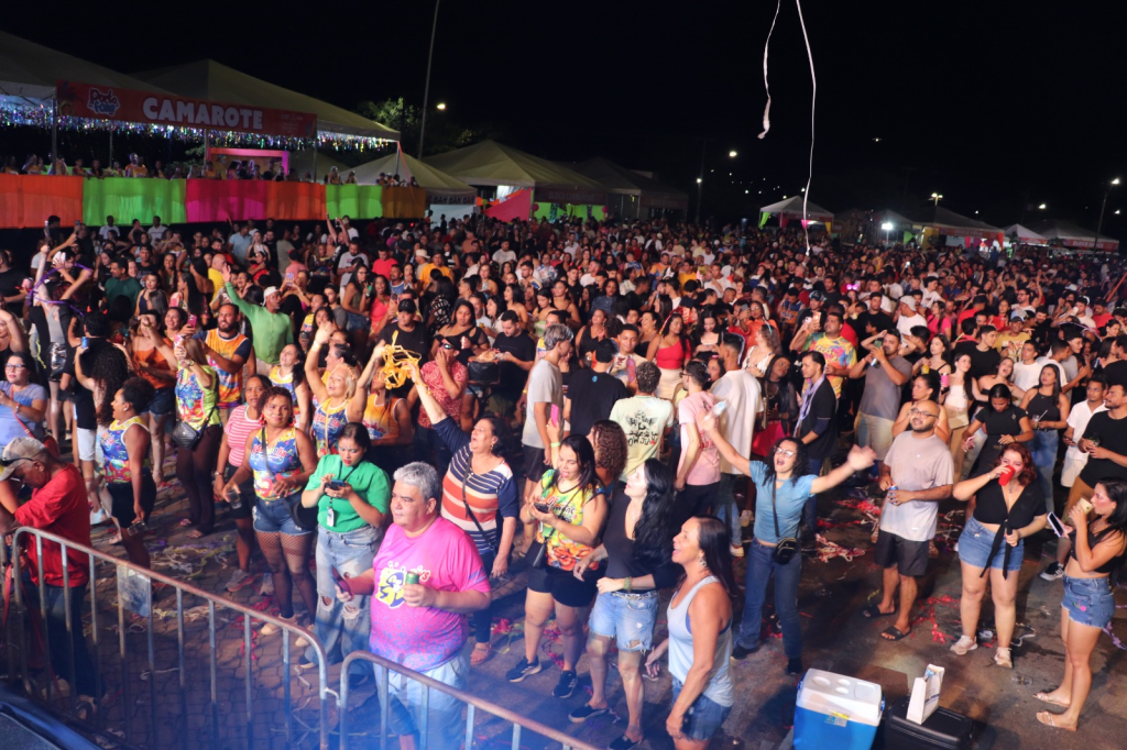 Com Chiclete com Banana e outras atrações, abertura oficial do Porto Folia 2026 reúne multidão