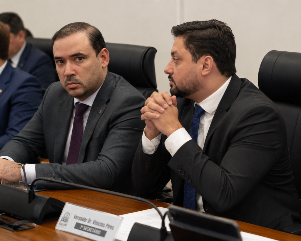 “Você vai entender como é que o jogo funciona, ” Vicentinho ameaça jornalista que o registrou com Vinícius Pires
