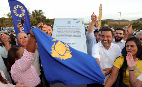 Após 35 anos de espera, governador inaugura pavimentação da TO-387 entre Conceição e Taipas