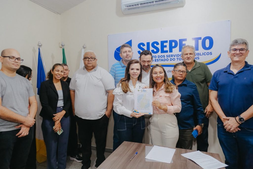 Sisepe entrega carta de propostas dos servidores à pré-candidata ao Governo Professora Dorinha