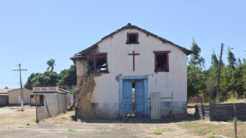 Ação do MPTO requer medidas urgentes para evitar desabamento de Igreja do século XVIII em Chapada da Natividade