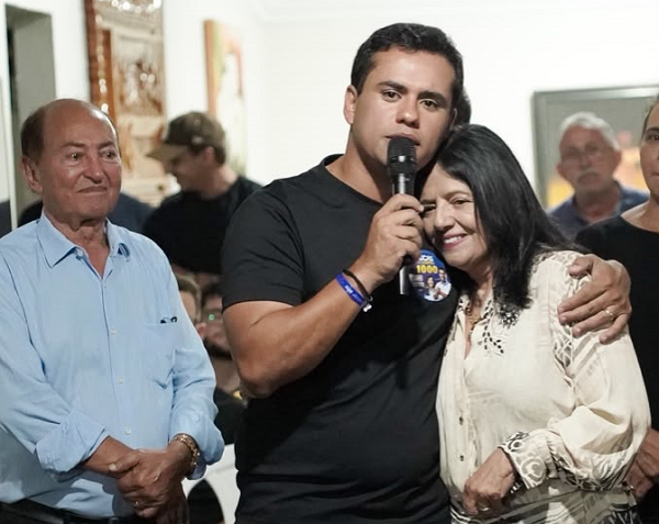Lázaro Botelho sai da disputa e declara apoio a Lucas Campelo; Valderez avalia candidatura